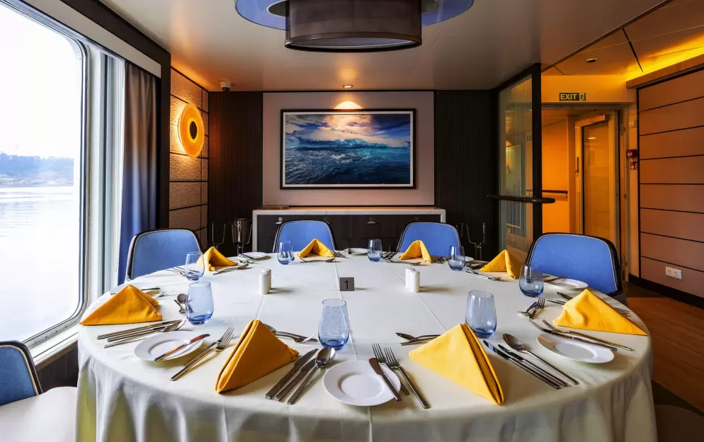 AE Expeditions, SYLVIA EARLE, Dining Room, Sylvia Earle, Richard I'Anson-5.jpg