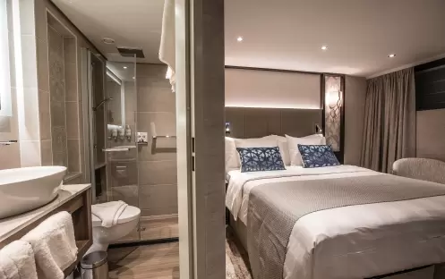 Tauck MS Andorinha Cat 2 Bathroom Tauck MS Andorinha Cat 2 Bathroom