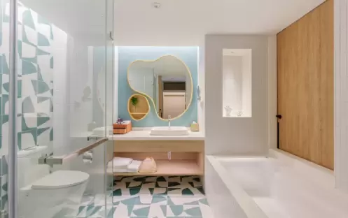 Deluxe Family Suite Pool View, Bathroom Deluxe Family Suite Pool View, Bathroom