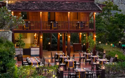 Ruan Thai Restaurant Evening Decorations Ruan Thai Restaurant Evening Decorations
