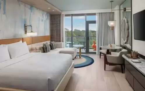 Partial Nature View King Guestroom, Balcony Partial Nature View King Guestroom, Balcony