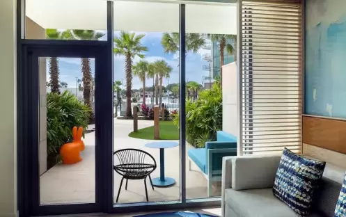 Poolside 1 King Bed Guestroom With Patio, View Poolside 1 King Bed Guestroom With Patio, View