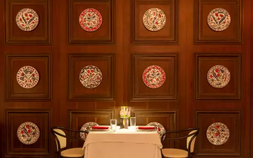 middle-east-holidays-abu-dhabi-rixos-premium-saadiyat-island-hotel-orient-restaurant-table middle-east-holidays-abu-dhabi-rixos-premium-saadiyat-island-hotel-orient-restaurant-table