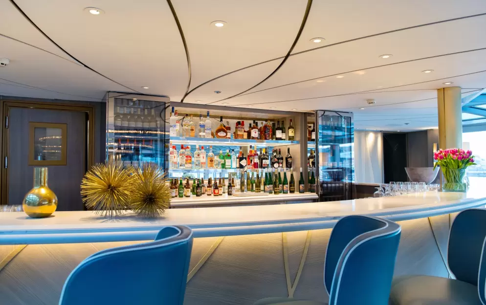 Uniworld SS Victoria - Lounge 6.jpg