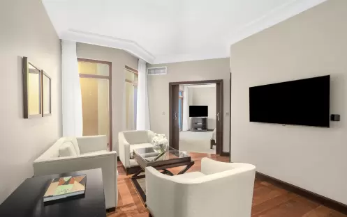 One Bedroom Deluxe Suite(3)_001 One Bedroom Deluxe Suite(3)_001