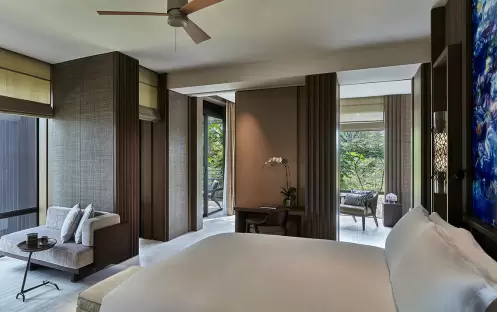 Junior Suite Bedroom & Living Junior Suite Bedroom & Living