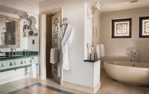 dam-room-detail-gallery-2-gulf-summerhouse-arabian-deluxe dam-room-detail-gallery-2-gulf-summerhouse-arabian-deluxe