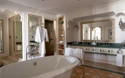dam-room-detail-gallery-2-gulf-summerhouse-ocean-suite dam-room-detail-gallery-2-gulf-summerhouse-ocean-suite