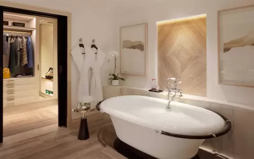 dam-room-detail-gallery-4-arabian-summerhouse-superior-suite dam-room-detail-gallery-4-arabian-summerhouse-superior-suite