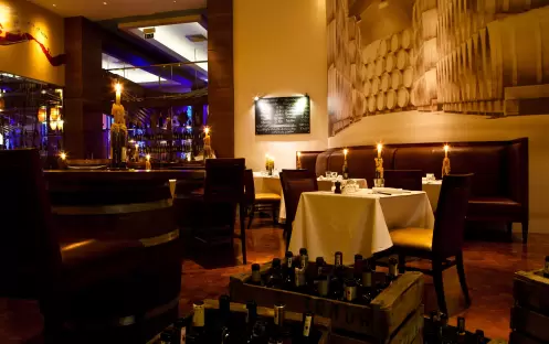 137-R-restaurant_88870421 137-R-restaurant_88870421