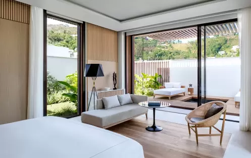 14_-beachfront-villa-back-master-bedroom-with-jacuzzi-65552c669b36c 14_-beachfront-villa-back-master-bedroom-with-jacuzzi-65552c669b36c
