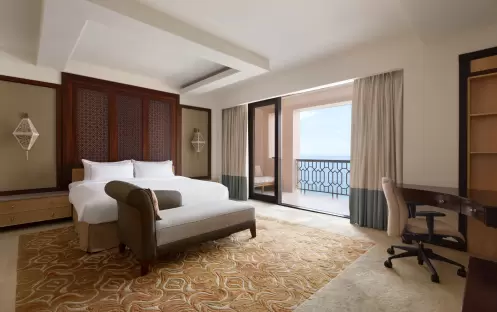 SHANGRI LA AL HUSN - Speciality Suite SHANGRI LA AL HUSN - Speciality Suite