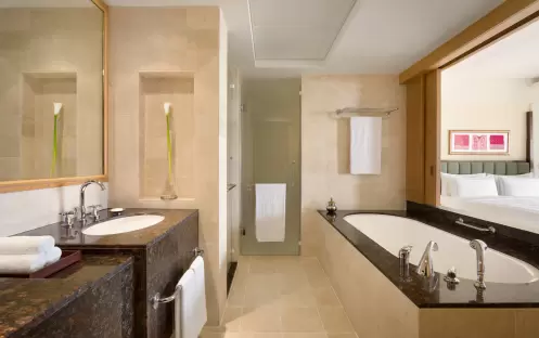 SHANGRI LA AL BANDAR - Speciality Suite Bathroom SHANGRI LA AL BANDAR - Speciality Suite Bathroom