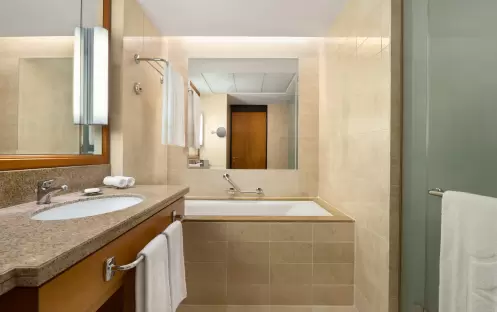 SHANGRI LA AL WAHA - Interconnecting Family Room Bathroom SHANGRI LA AL WAHA - Interconnecting Family Room Bathroom