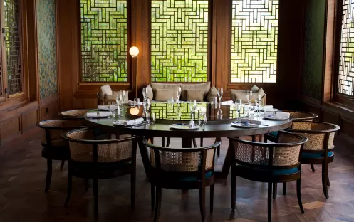 Waldorf_Astoria_Maldives_Ithaafushi_Dining_Table_Group Waldorf_Astoria_Maldives_Ithaafushi_Dining_Table_Group