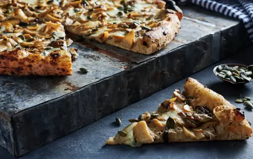 Atlantis The Palm - Street Pizza_Charredaubergine Atlantis The Palm - Street Pizza_Charredaubergine
