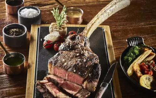 Atlantis The Palm - Seafire Steakhouse_tomahawk Atlantis The Palm - Seafire Steakhouse_tomahawk