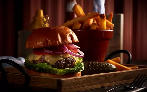 Atlantis The Palm - Wavehouse_beefburger Atlantis The Palm - Wavehouse_beefburger