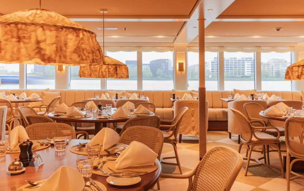 APT Guided Tours & River Cruises, APT Solara Bistro Saison 3.jpg
