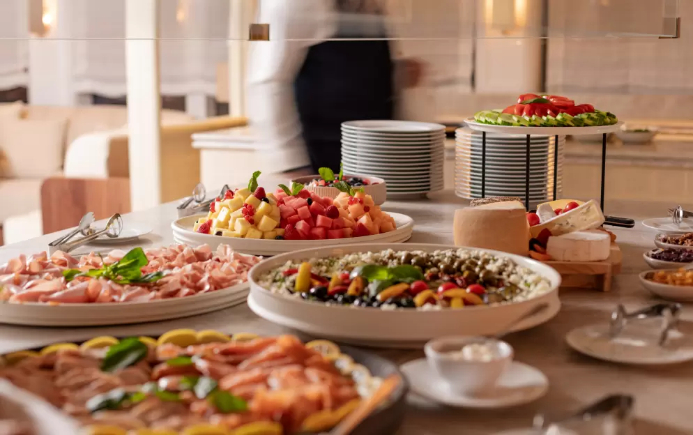 APT Guided Tours & River Cruises, APT Solara Bistro Saison 6.jpg