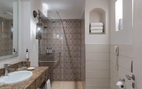 middle-east-holidays-ras-al-khaimah-the-cove-rotana-resort-guest- room-bathroom middle-east-holidays-ras-al-khaimah-the-cove-rotana-resort-guest- room-bathroom