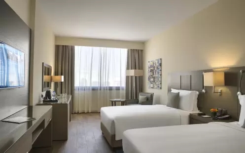 middle-east-holidays-ras-al-khaimah-the-cove-rotana-resort-pool-view- room middle-east-holidays-ras-al-khaimah-the-cove-rotana-resort-pool-view- room