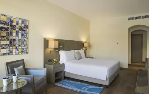 middle-east-holidays-ras-al-khaimah-the-cove-rotana-resort-pool-view- room middle-east-holidays-ras-al-khaimah-the-cove-rotana-resort-pool-view- room