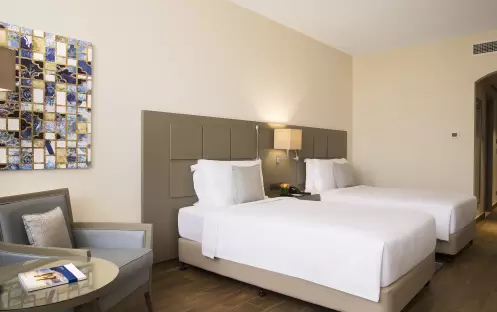 middle-east-holidays-ras-al-khaimah-the-cove-rotana-resort-pool-view- room middle-east-holidays-ras-al-khaimah-the-cove-rotana-resort-pool-view- room