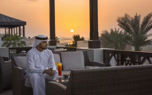 middle-east-holidays-ras-al-khaimah-the-cove-rotana-resort-breeze- bar-and-lounge-terrace-sunset-view middle-east-holidays-ras-al-khaimah-the-cove-rotana-resort-breeze- bar-and-lounge-terrace-sunset-view