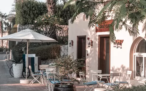 middle-east-holidays-ras-al-khaimah-the-cove-rotana-resort-sunset-ice -café middle-east-holidays-ras-al-khaimah-the-cove-rotana-resort-sunset-ice -café
