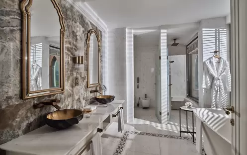 middle-east-holidays-abu-dhabi-rixos-premium-saadiyat-island-hotel-club-villa-bathroom middle-east-holidays-abu-dhabi-rixos-premium-saadiyat-island-hotel-club-villa-bathroom
