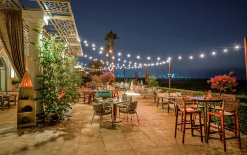 middle-east-holidays-abu-dhabi-rixos-premium-saadiyat-island-hotel-mermaid middle-east-holidays-abu-dhabi-rixos-premium-saadiyat-island-hotel-mermaid