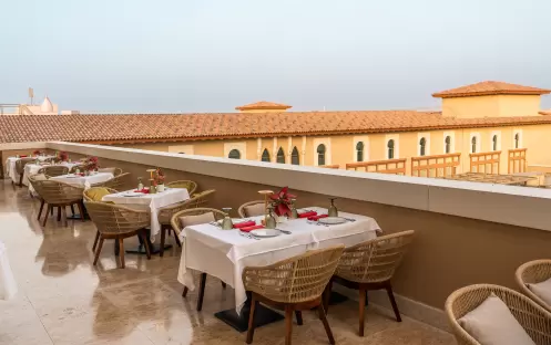 middle-east-holidays-abu-dhabi-rixos-premium-saadiyat-island-hotel-orient-restaurant-sunset-picture middle-east-holidays-abu-dhabi-rixos-premium-saadiyat-island-hotel-orient-restaurant-sunset-picture