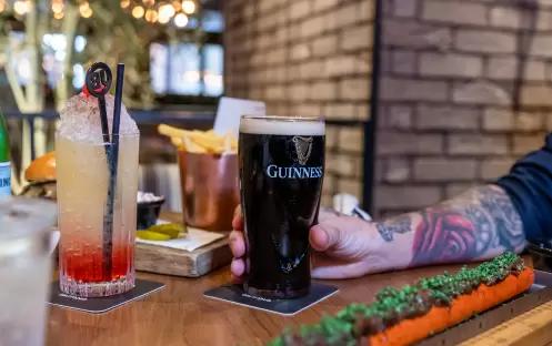 middle-east-holidays-dubai-amwaj-rotana-jumeirah-beach-jb’s-gastropub middle-east-holidays-dubai-amwaj-rotana-jumeirah-beach-jb’s-gastropub