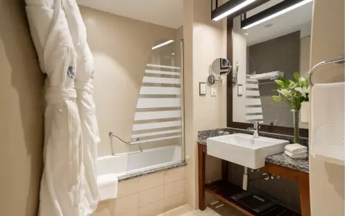 middle-east-holidays-dubai-amwaj-rotana-jumeirah-beach-sea-view-family-room-with-balcony middle-east-holidays-dubai-amwaj-rotana-jumeirah-beach-sea-view-family-room-with-balcony