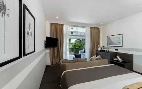 indian-ocean-holidays-maldives-sun-siyam-olhuveli-beach-pavilion-bedroom indian-ocean-holidays-maldives-sun-siyam-olhuveli-beach-pavilion-bedroom
