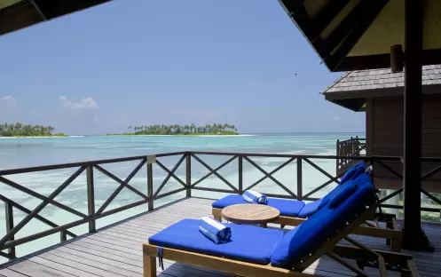 indian-ocean-holidays-maldives-sun-siyam-olhuveli-water-villa-deck indian-ocean-holidays-maldives-sun-siyam-olhuveli-water-villa-deck
