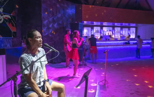 indian-ocean-holidays-maldives-sun-siyam-olhuveli-lagoon-bar indian-ocean-holidays-maldives-sun-siyam-olhuveli-lagoon-bar