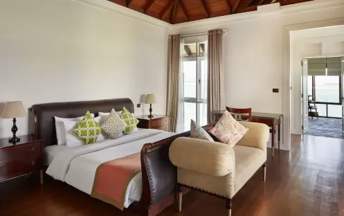 indian-ocean-holidays-maldives-sun-siyam-olhuveli-presidential-water-suite-bedroom indian-ocean-holidays-maldives-sun-siyam-olhuveli-presidential-water-suite-bedroom