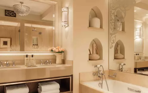 middle-east-holidays-dubai-one-only-royal-mirage-arabian- court-two-deluxe-rooms-family-accommodation middle-east-holidays-dubai-one-only-royal-mirage-arabian- court-two-deluxe-rooms-family-accommodation