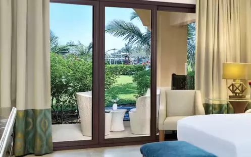 middle-east-holidays-ras-al-khaimah-doubletree-by-hilton-resort-spa-marjan-island-hotel-deluxe-room-garden-access-access-view middle-east-holidays-ras-al-khaimah-doubletree-by-hilton-resort-spa-marjan-island-hotel-deluxe-room-garden-access-access-view