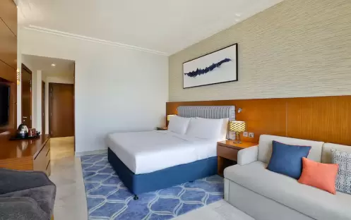middle-east-holidays-ras-al-khaimah-doubletree-by-hilton-resort-spa-marjan-island-hotel-guest-room middle-east-holidays-ras-al-khaimah-doubletree-by-hilton-resort-spa-marjan-island-hotel-guest-room