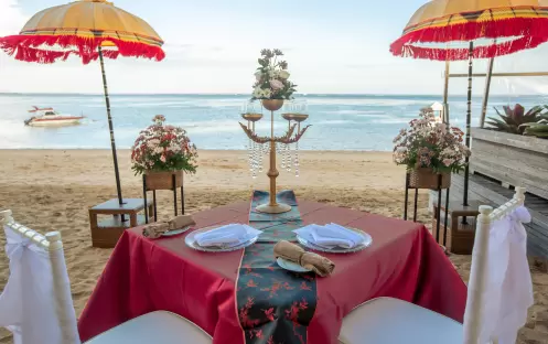 asia-holidays-indonesia-bali-puri-santrian-beach-resort-spa-romantic-dining- experience