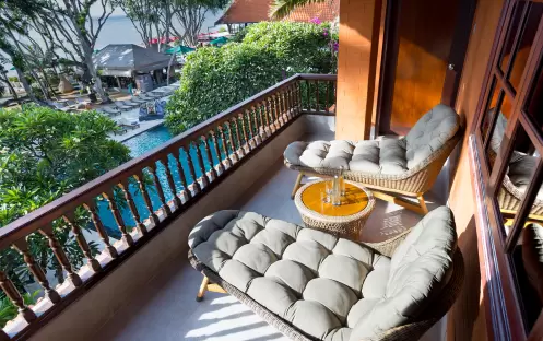 asia-holidays-indonesia-bali-puri-santrian-beach-resort-spa-santrian-suite-balcony