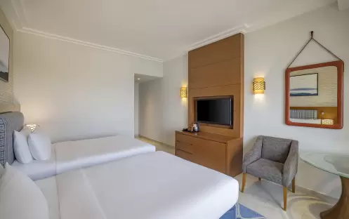 middle-east-holidays-ras-al-khaimah-doubletree-by-hilton-resort-spa-marjan-island-hotel-family-guest-room middle-east-holidays-ras-al-khaimah-doubletree-by-hilton-resort-spa-marjan-island-hotel-family-guest-room