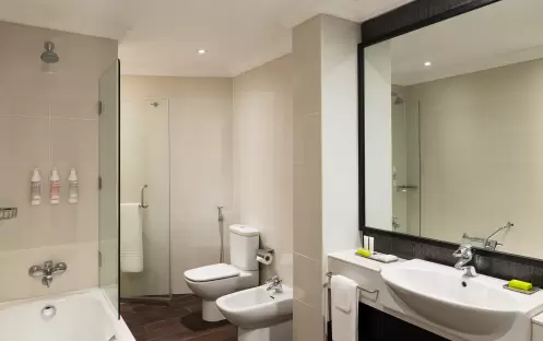 middle-east-holidays-dubai-le-meridien-mina-seyahi-beach-resort-waterpark-hotel-family-room-three-bedroom-sea-view middle-east-holidays-dubai-le-meridien-mina-seyahi-beach-resort-waterpark-hotel-family-room-three-bedroom-sea-view