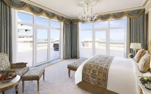 middle-east-holidays-dubai-raffles-the-palm-dubai-premium- club-terrace middle-east-holidays-dubai-raffles-the-palm-dubai-premium- club-terrace