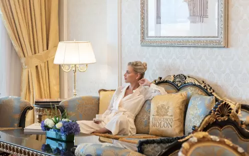 middle-east-holidays-dubai-raffles-the-palm-dubai-premier- jacuzzi-suite-one-bedroom-palm middle-east-holidays-dubai-raffles-the-palm-dubai-premier- jacuzzi-suite-one-bedroom-palm