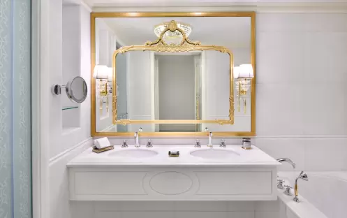 middle-east-holidays-dubai-raffles-the-palm-dubai-deluxe- room-bathroom middle-east-holidays-dubai-raffles-the-palm-dubai-deluxe- room-bathroom