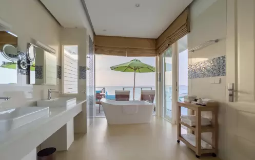 indian-ocean-holidays-maldives-siyam-world-maldives-ocean- villa-with-pool-and-slide-bathroom indian-ocean-holidays-maldives-siyam-world-maldives-ocean- villa-with-pool-and-slide-bathroom